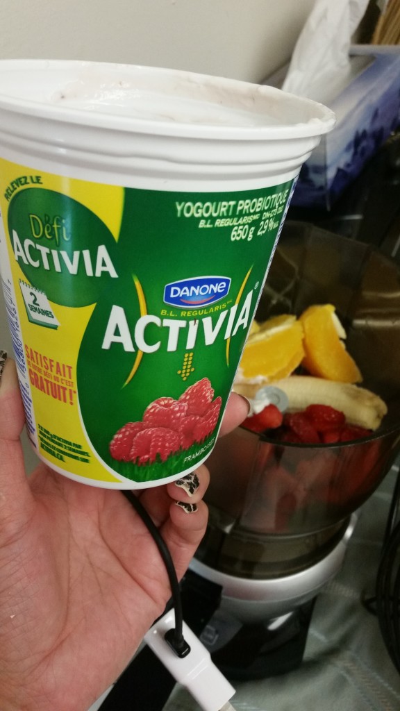 Banana strawberry smoothie with avtivia  (2)